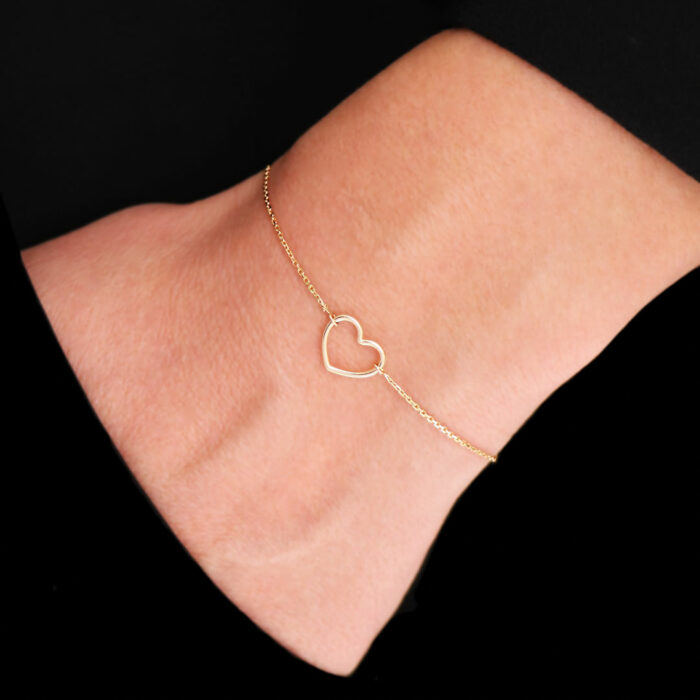 gold heart bracelet