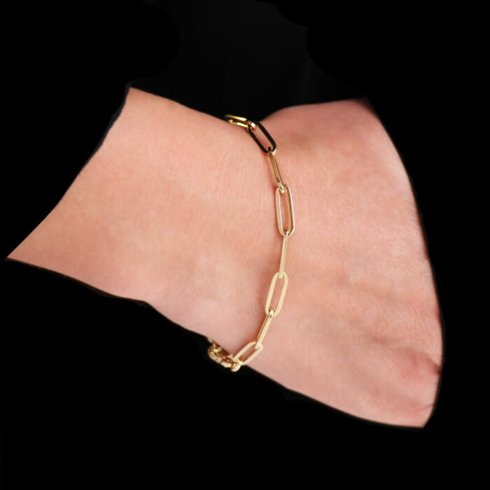gold link bracelet