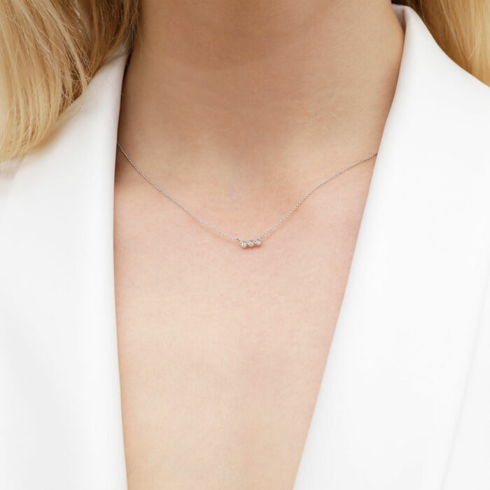 three diamonds necklace