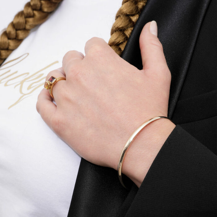 flat gold bangle